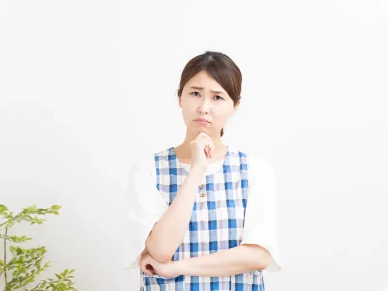 困る保育士の画像