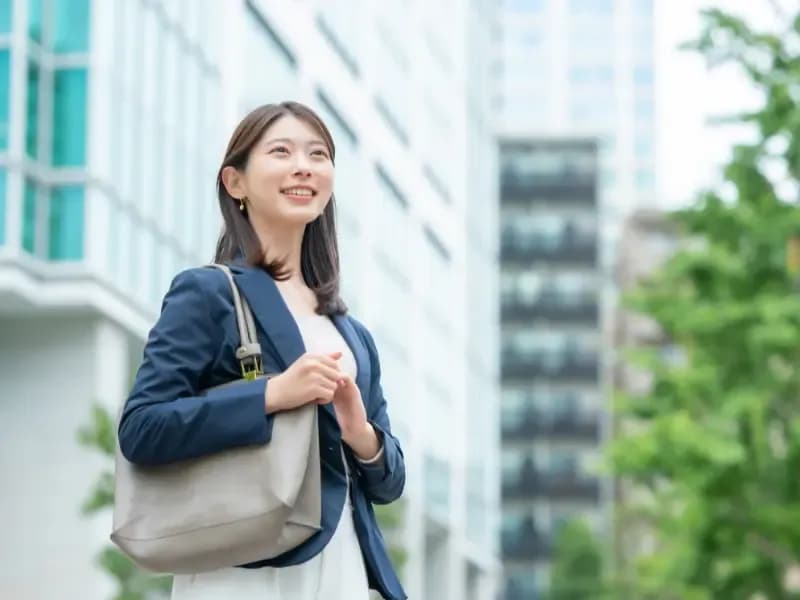 笑顔の若いビジネスウーマンのイメージ