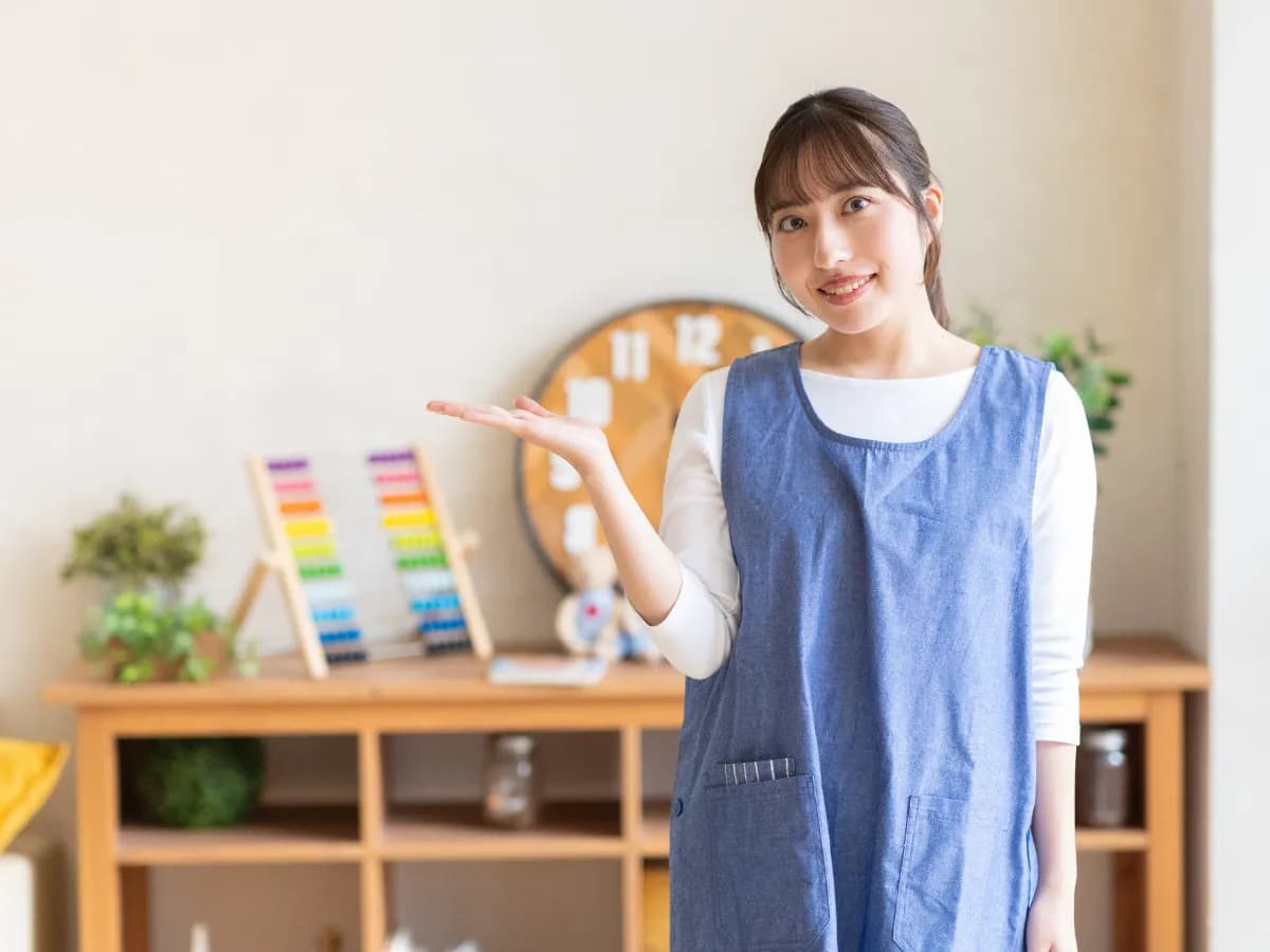 女性保育士の画像